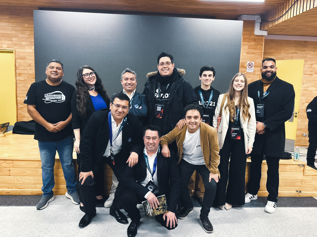 Equipo de Faro21 Comunicaciones en Chiloé